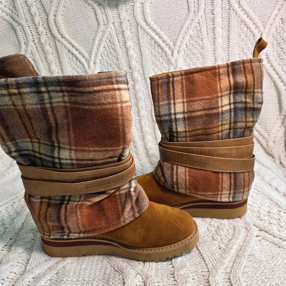 Muk Luks Mid Calf Boots Brown Plaid Flannel Suede Wrap Strap Womens 6 Wide New